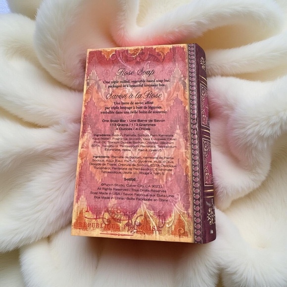 ⚜️ Punch Studio Decorative Storage Book Box,magnetic closure,soap included NIB - Picture 3 of 6